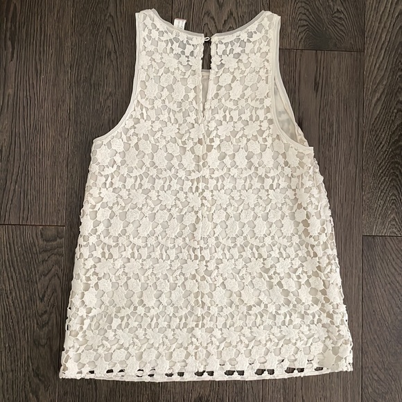 CLUB MONACO | Guipire lace-like sleeveless top - Picture 2 of 6